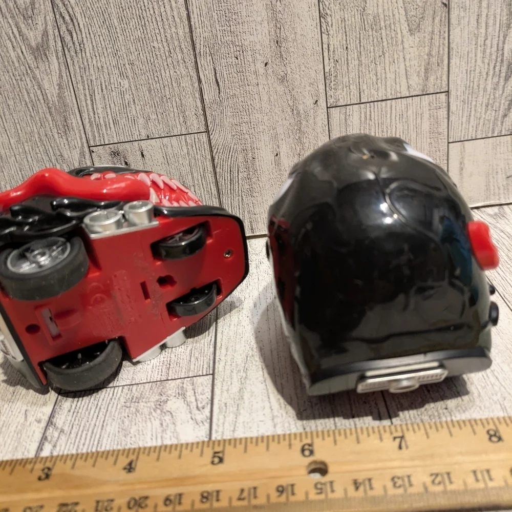 Venom-Inspired Decorative Helmet Cars  - Black & Red Set Of Two